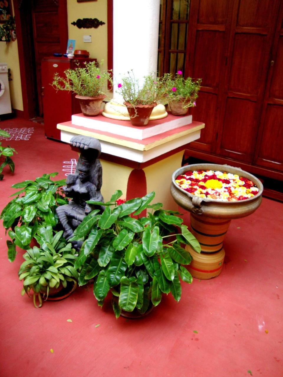 Patricia Guest House Пондичерри Экстерьер фото